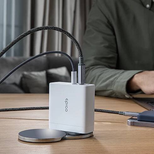 Thunderbolt 4 Braided Cable