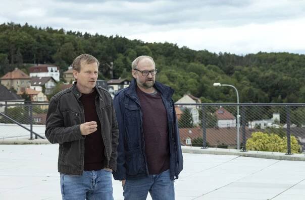 Recenze: Docent je mdlá detektivka bez atmosféry. Postavy dělají amatérské chyby