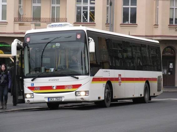 Ve Žďáře začal soud s řidičem autobusu, který při couvání zabil chodkyni