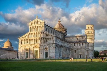 Pisa and Lucca Tour from Florence Hotel