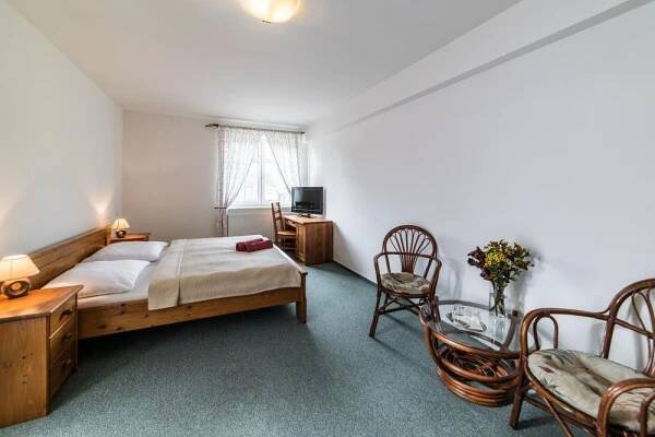 Valašský Hotel a Pivní lázně - nabídky a recenze | SlevaDne