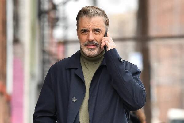 Chris Noth Now Accused Of Sexual Assault By 5 Women