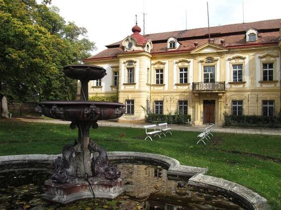 Soubor:Zámek Lechovice (10).jpg – Wikipedie