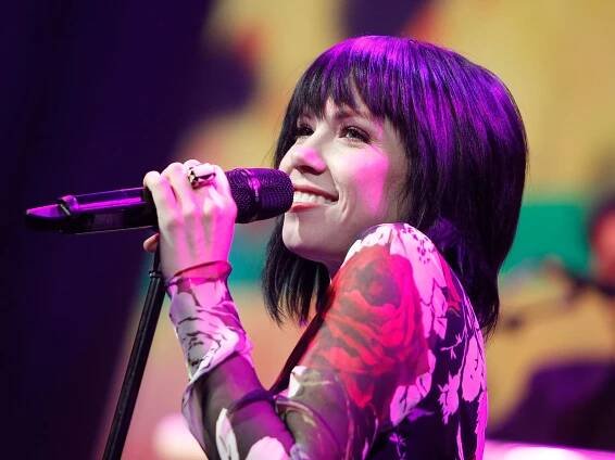 Carly Rae Jepsen Announces E•mo•tion Anniversary Concert