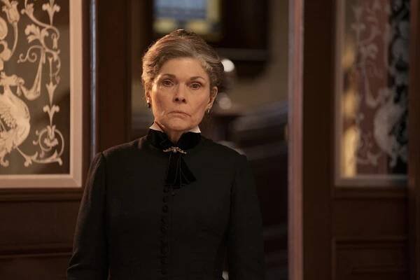 Pozlacený věk - V závětří Newportu - Z filmu - Debra Monk
