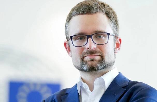 Mikuláš Peksa: Z podmínky právního státu nelze v EU uhnout - fintag.cz