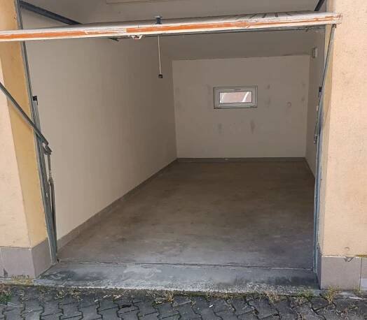 Pronájem garáže Královo Pole | Bezrealitky