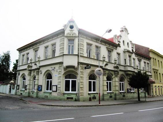 Soubor:Holešov, Sokolský dům.jpg – Wikipedie