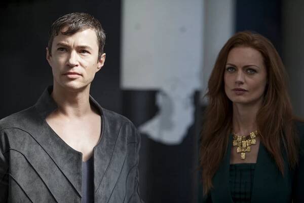 Dominion - Ouroboros - Z filmu - Tom Wisdom, Rosalind Halstead