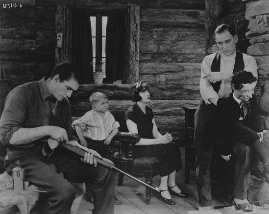 The Unholy Three - Z filmu - Victor McLaglen, Harry Earles, Mae Busch, Lon Chaney