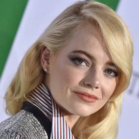 Emma Stone Is Embarrassed She Looks Naked in the Photo She Took With Hillary Clinton