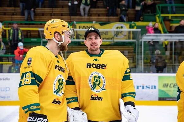 HC Vsetín online - oficiální­ internetové stránky VHK Vsetí­n | Vsetín v sobotu míří do dalekého Chomutova, ukořistí Pirátům