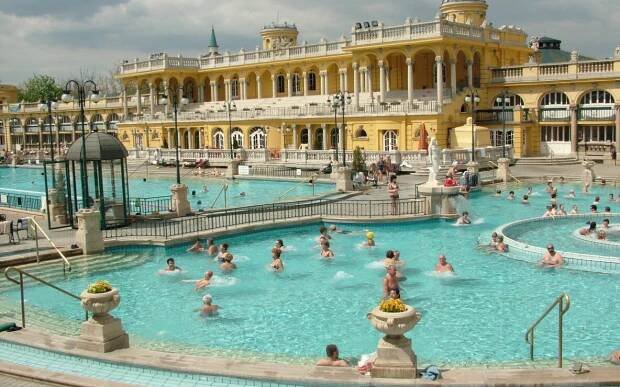 Gellért Thermal Bath - exterior view and outdoor pool © Budapest Spas