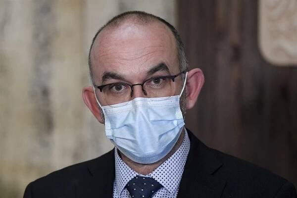 Zdravotní pojištění bude příští rok ve schodku 13 miliard korun, oznámil Blatný. V oboru přijdou změny
