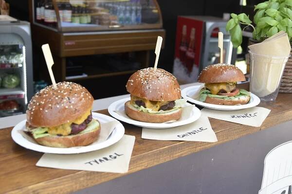 Kam o víkendu? Čekají vás dinosauři, burgery i oslava parního vlaku