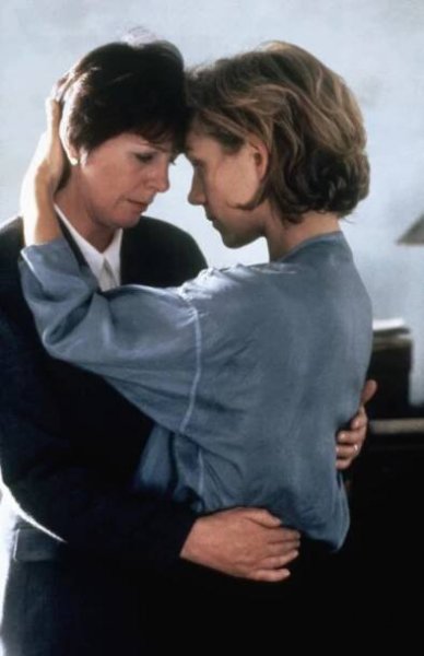 THE SECRET RAPTURE, Penelope Wilton, Juliet Stevenson, 1993, (c) Castle Hill