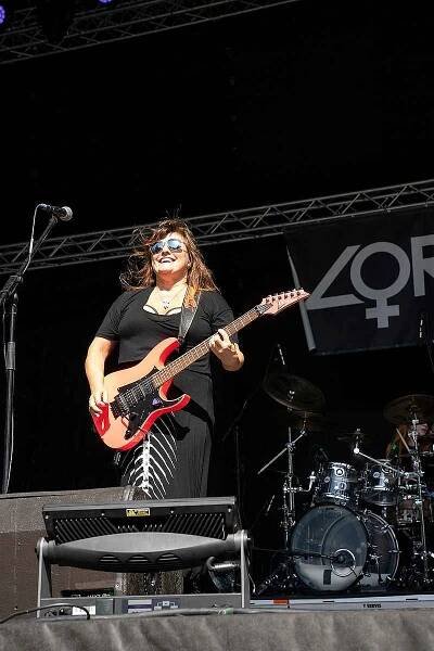 Fanoušci metalu a tvrdého rocku si užili v Moravském Krumlově další ročník festivalu Rock Castle. Zahrála i kapela Loretta. Snímky z roku 2022.