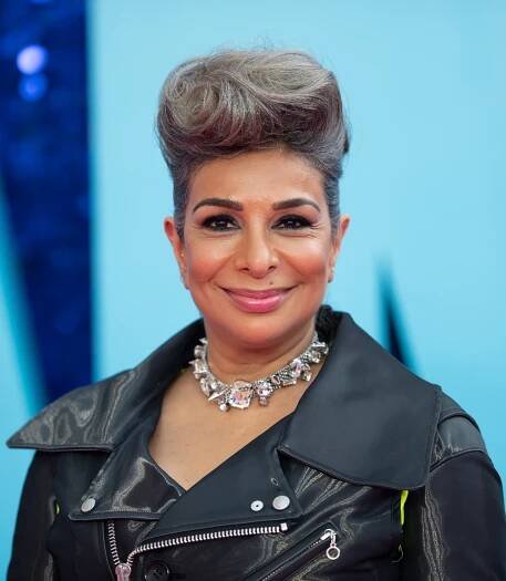 Coronation Street star Shobna Gulati has revealed that they are non-binary.