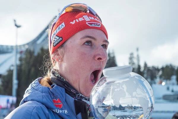Nechajte sa vtiahnuť do diania na Holmenkollene prostredníctvom nášho objektívu - Slovenskybiatlon.sk - oficiálna stránka