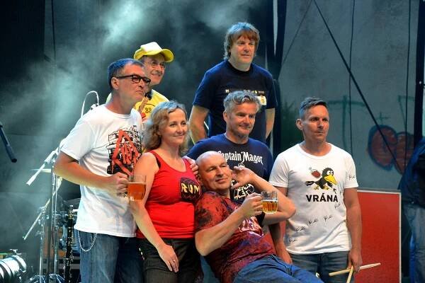 KVÍZ: Český rock 80. let. Zavzpomínejte na Olympic, Turbo a další legendy