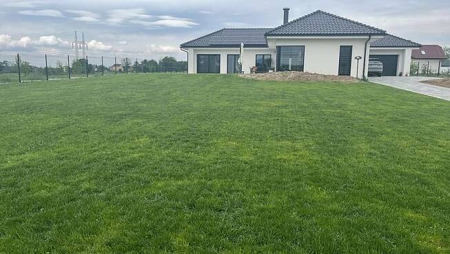 Založení trávníku výsevem - BeGARDEN za 36 Kč Krmelín BeGARDEN zahrady - návrhy a realizace zahrad • Firmy.cz