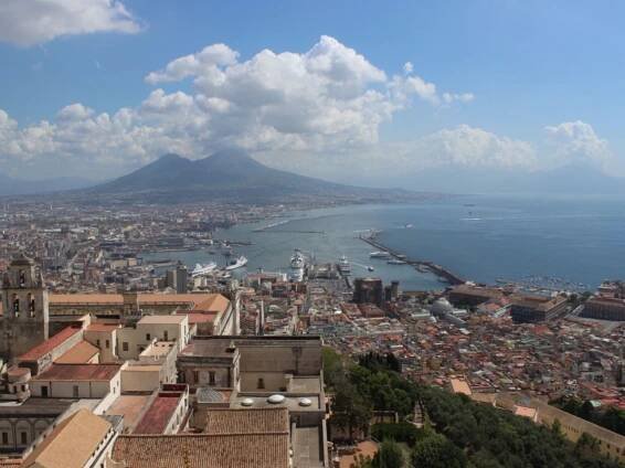 Napoli • Konumu, Fotoğrafları ve Hakkındaki Bilgiler • Kültür Envanteri