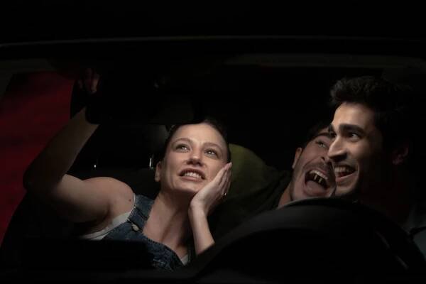 Serenay Sarıkaya, Burak Deniz, Mert Ramazan Demir - Šahmaran - V životě není chvíli klid - Z natáčení