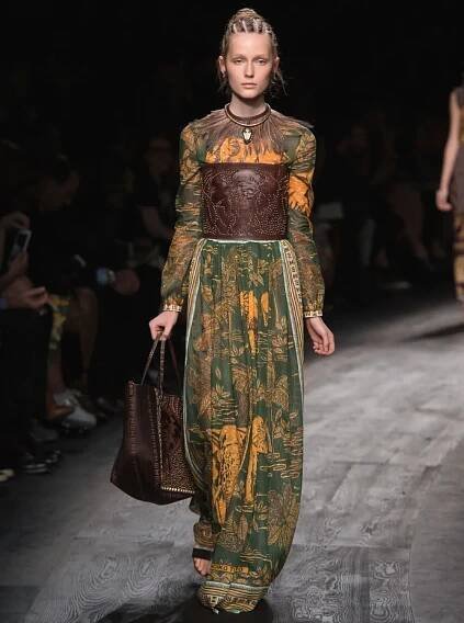 Valentino SS16 — SARA HESIKOVA