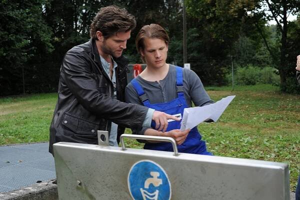 Kriminálka Stuttgart - Tod im Wasser - Z filmu - Peter Ketnath, Benjamin Strecker