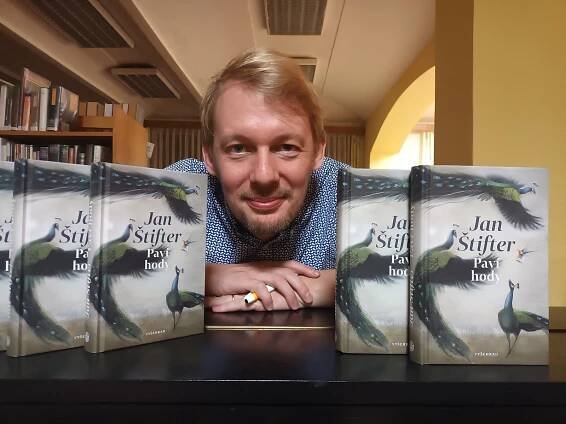 Jedli se na Horním Jelení pávi? Štifter napsal román z rodinného příběhu
