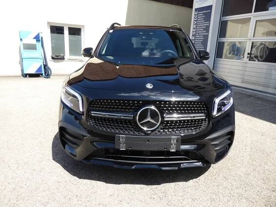 Mercedes-Benz GLB 220 GLB 220 d 4Matic  AMG  Line Černá - 2