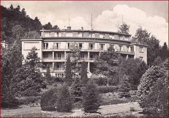 Teplice nad Bečvou * lázeňský dům Praha, park * Přerov * V556 - Pohlednice místopis