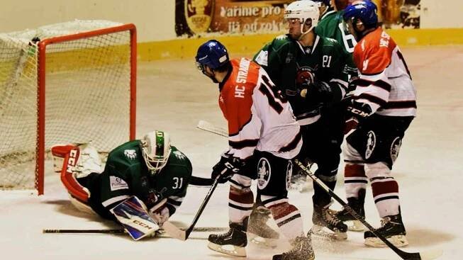 KL ledního hokeje: HC Strakonice - Slavoj Č. Krumlov 6:4 (22, 3:2, 1:0).