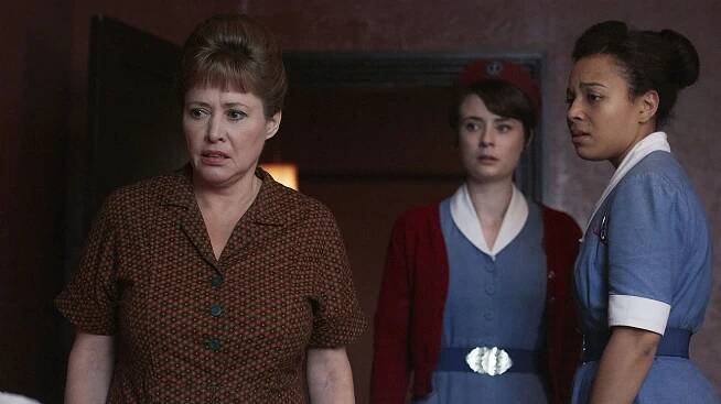 Zavolejte porodní sestřičky - Epizoda 2 - Z filmu - Jennifer Kirby, Leonie Elliott
