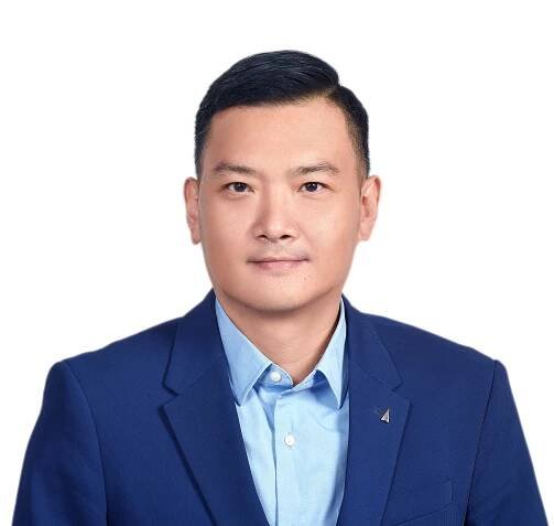 ERIC CHEN-HUA YU照片