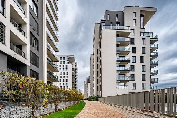 PRONAJATO Pronájem bytu 2kk, terasa (64,8m2), parkovací místo, sklep Marina ISLAND Praha 7 - Sanderova - FARAON reality