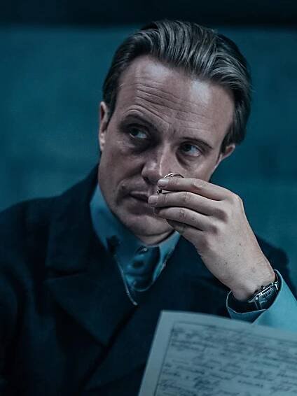 August Diehl spielt in Michael Lockshins Verfilmung die Teufelsfigur – und quält fiese Apparatschiks