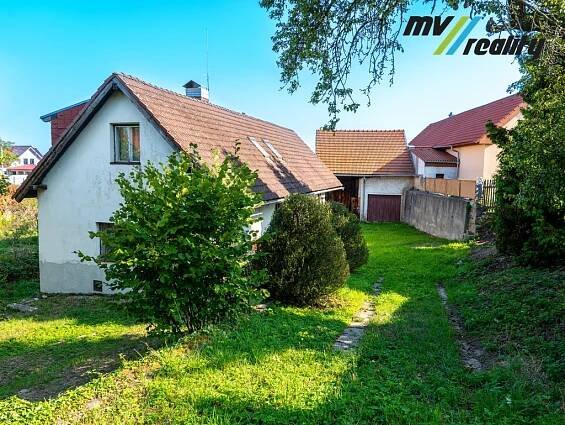 Doubravčice prodej chalupy se zahradou a stodolou | MV reality s.r.o.