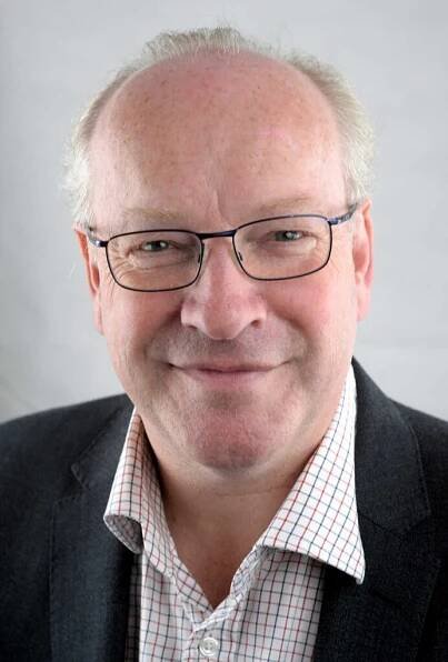 Portrait photo of Paul Roberts