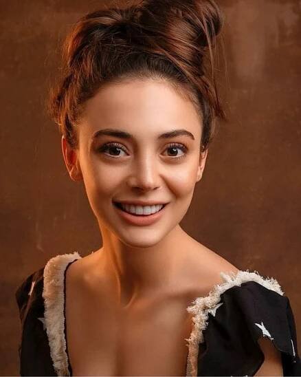 Rabia Soytürk Biography, Series, Age, Height, Boyfriend, Instagram | Turkish Drama World