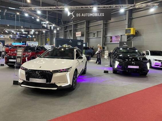 Stellantis a jeho prémiová automobilka DS prezentuje DS 4.
