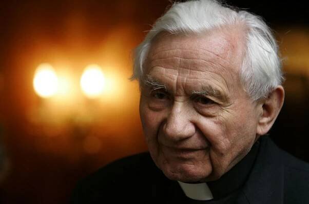 Zemřel německý kněz Georg Ratzinger. Bratrovi bývalého papeže bylo 96 let