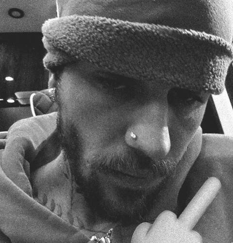 Justin Bieber sdílel intimní fotky s manželkou a synem. Od veřejnosti ale přišla studená sprcha