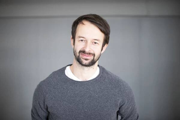 „Orlické vraždy už zpracované byly, ale až Devadesátky je ukazují z perspektivy těch znevýhodněných. Policajtů,“ říká...