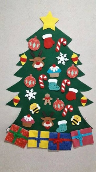 Árvore de Natal Montessori de feltro no Elo7 | Agulhas Mágicas By Andréia Junqueira… | Diy felt christmas tree, Felt christmas tree, Felt christmas tree decorations