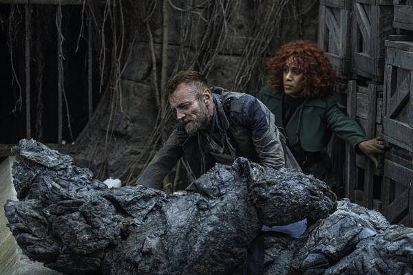 Hlídka - Ook - Z filmu - Richard Dormer, Lara Rossi