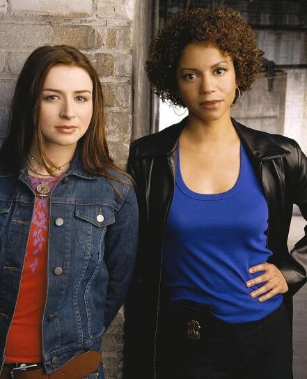 Pohřešovaní - Promo - Caterina Scorsone, Gloria Reuben