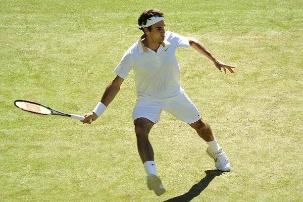 Soubor:Roger Federer at the 2009 Wimbledon Championships 06.jpg