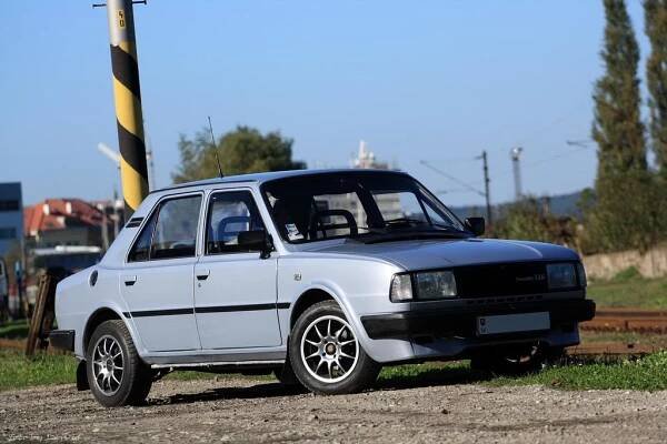 1988 Škoda 136 GL, 746 1.3 benzín 51 kW 102 Nm