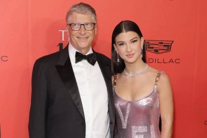 Bill Gates Reflects on Spending Time with His Kids in 2023, Including Special Moment with Daughter Phoebe